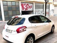 Usado Peugeot 208 Style 82 CV (60 kW) 2014 Blanco Utilitario