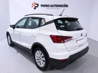 Usado Seat Arona Style 110 CV (80 kW) 2023 Blanco SUV