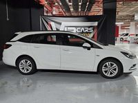 Usado Opel Astra Selective 110 CV (80 kW) 2019 Blanco Familiar