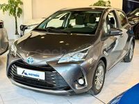 Usado Toyota Yaris Hybrid Advance 100 CV (73 kW) 2018 Gris / plata Berlina