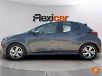 Usado Toyota Yaris Hybrid Active 116 CV (85 kW) 2025 Gris / plata Berlina