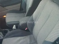 Usado Renault Mégane II Dynamique 100 CV (73 kW) 2004 Gris / plata Berlina