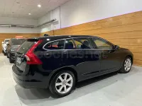 Usado Volvo V60 Momentum 150 CV (110 kW) 2016 Negro Familiar