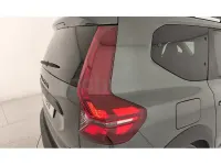 Usado Dacia Jogger Extreme 140 CV (102 kW) 2025 Verde Monovolumen