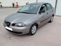 Usado Seat Cordoba Stella 68 CV (50 kW) 2003 Beige Berlina