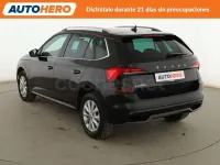 Usado Skoda Kamiq Ambition 110 CV (80 kW) 2022 Negro SUV