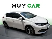 Usado Toyota Auris Hybrid Edition 136 CV (100 kW) 2019 Blanco Berlina