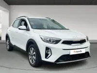 Usado Kia Stonic 120 CV (88 kW) 2024 Blanco SUV
