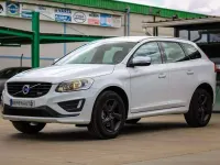 Käytetty Volvo XC60 R-Design Momentum 181 HP (133 kW) 2015 Valkoinen Katumaasturi