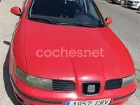Usado Seat Leon Sport 110 CV (80 kW) 2004 Rojo Utilitario