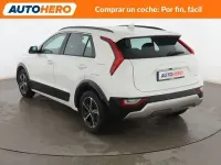 Käytetty Kia Niro 183 HP (134 kW) 2023 Valkoinen Katumaasturi