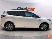 Usado Ford Kuga ST-Line 150 CV (110 kW) 2017 Blanco SUV