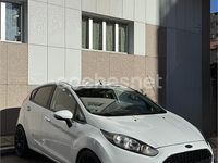 Usado Ford Fiesta Trend 100 CV (73 kW) 2016 Blanco Berlina