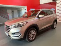 Usado Hyundai Tucson 115 CV (84 kW) 2015 Gris / plata SUV