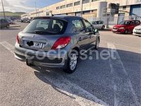 Usado Peugeot 207 70 CV (51 kW) 2010 Gris / plata Berlina