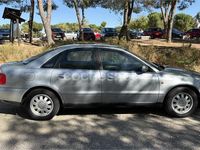 Usado Audi A4 125 CV (91 kW) 1999 Gris / plata Berlina
