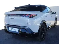 Usado Peugeot e-3008 GT 157 kW (214 CV) 2024 Blanco SUV