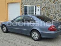 Usado Mercedes E270 Elegance 177 CV (130 kW) 2004 Azul Berlina
