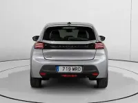 Usado Peugeot 208 Active 75 CV (55 kW) 2024 Gris Utilitario
