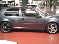 Usado VW Golf IV Highline 130 CV (95 kW) 2002 Gris / plata Berlina