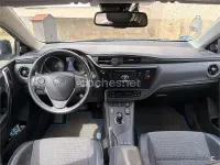 Usado Toyota Auris Hybrid Advance 136 CV (100 kW) 2016 Azul Familiar