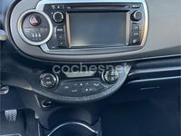 Usado Toyota Yaris City 90 CV (66 kW) 2013 Gris / plata Utilitario