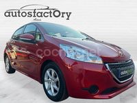 Usado Peugeot 208 Access 75 CV (55 kW) 2015 Granate Utilitario