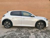 Usado Peugeot 208 Allure 100 CV (73 kW) 2020 Blanco Utilitario