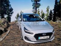 Usado Hyundai i30 140 CV (102 kW) 2019 Gris / plata Berlina