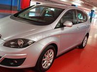 Usado Seat Altea XL Style 105 CV (77 kW) 2010 Gris / plata Monovolumen