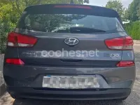 Usado Hyundai i30 95 CV (69 kW) 2017 Gris / plata Berlina