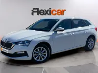Usado Skoda Scala 110 CV (80 kW) 2022 Blanco Utilitario