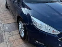Usado Ford Focus Trend 125 CV (91 kW) 2016 Azul Berlina