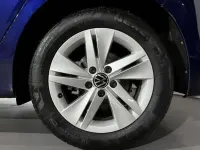 Usado VW Golf VIII 110 CV (80 kW) 2023 Azul Berlina