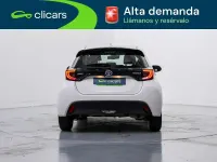 Usado Toyota Yaris Hybrid Active 75 CV (55 kW) 2021 Blanco Berlina
