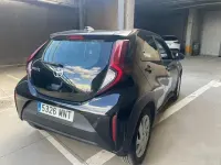 Usado Toyota Aygo X Play 72 CV (52 kW) 2024 Negro SUV