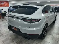 Usado Porsche Cayenne 462 CV (339 kW) 2022 Gris / plata SUV