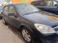 Usado Opel Astra Edition 110 CV (80 kW) 2009 Negro