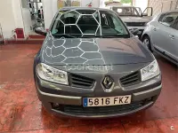 Usado Renault Mégane Dynamique 110 CV (80 kW) 2007 Gris / plata Berlina