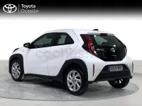 Usado Toyota Aygo X Play 72 CV (52 kW) 2024 Blanco SUV
