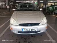 Usado Ford Focus Ghia 90 CV (66 kW) 2001 Gris / plata Berlina