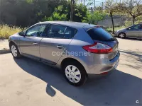 Usado Renault Mégane III Dynamique 110 CV (80 kW) 2012 Gris / plata Berlina