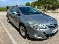 Usado Opel Astra Enjoy 110 CV (80 kW) 2010 Gris / plata Berlina