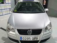 Usado VW Polo Advance 75 CV (55 kW) 2005 Gris Berlina