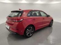 Usado Hyundai i30 110 CV (80 kW) 2024 Rojo Berlina