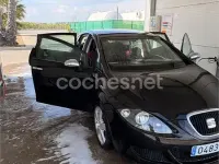 Usado Seat Leon Sport 105 CV (77 kW) 2007 Negro Utilitario