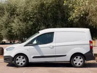 Usado Ford Transit Courier Ambiente 95 CV (69 kW) 2017 Blanco Van