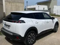 Usado Peugeot 2008 Active 110 CV (80 kW) 2022 Blanco SUV