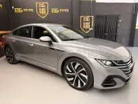 Usado VW Arteon R-line 150 CV (110 kW) 2023 Gris / plata Berlina