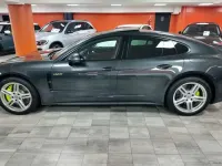 Usado Porsche Panamera 4 Executive 462 CV (339 kW) 2017 Gris Berlina